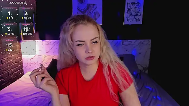 Snapshot of StephanieSweety chatting on December 19, 5:53 pm StephanieSweety online show from December 19, 5:53 pm