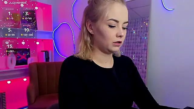 Snapshot of StephanieSweety chatting on February 17, 5:30 pm StephanieSweety online show from February 17, 5:30 pm