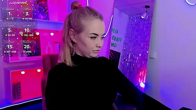 Snapshot of StephanieSweety chatting on February 25, 5:44 pm StephanieSweety online show from February 25, 5:44 pm