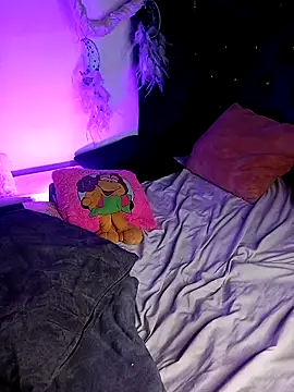 Snapshot of Piafisher1 chatting on March 18, 4:37 pm Piafisher1 online show from March 18, 4:37 pm