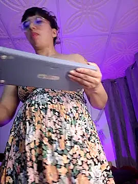 Snapshot of Piafisher1 chatting on September 30, 1:10 am Piafisher1 online show from September 30, 1:10 am