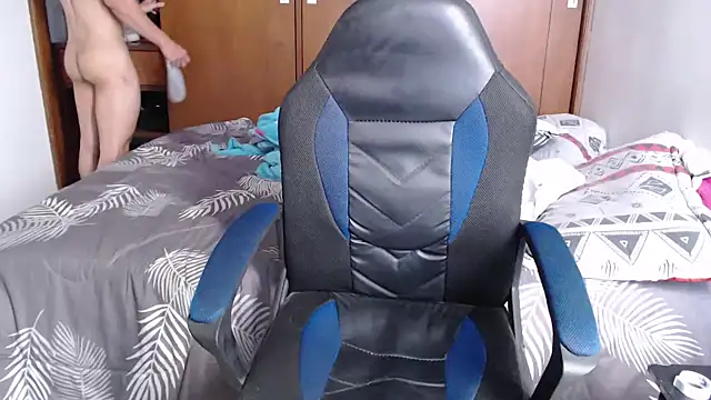 aresholland online show from December 19, 4:46 pm