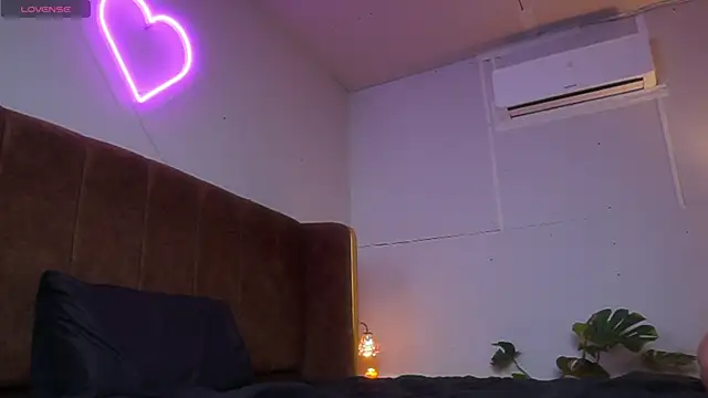laybunny1 online show from July 11, 7:16 pm
