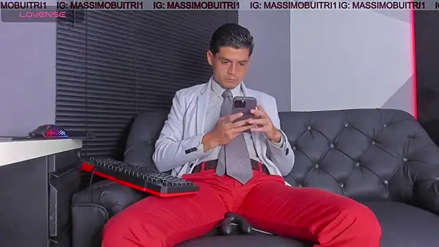 Snapshot of massimo_g chatting on May 7, 11:54 pm massimo g online show from May 7, 11:54 pm