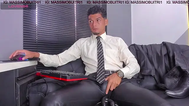 Snapshot of massimo_g chatting on June 2, 1:02 pm massimo g online show from June 2, 1:02 pm