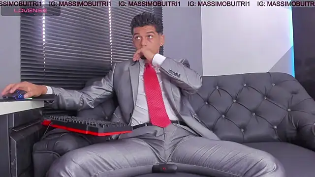 Snapshot of massimo_g chatting on June 12, 1:10 pm massimo g online show from June 12, 1:10 pm