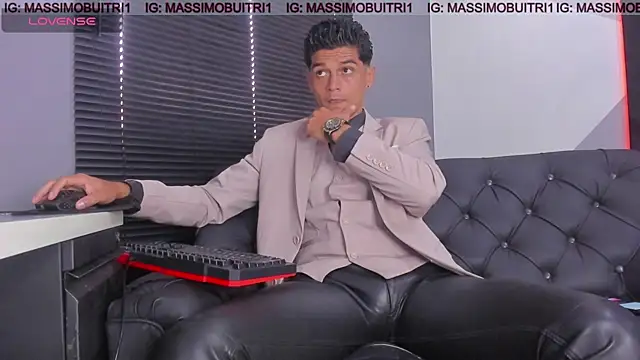 Snapshot of massimo_g chatting on June 19, 2:21 pm massimo g online show from June 19, 2:21 pm