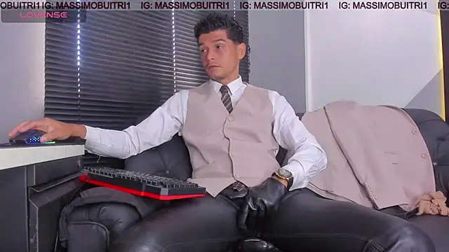 Snapshot of massimo_g chatting on June 30, 12:17 pm massimo g online show from June 30, 12:17 pm