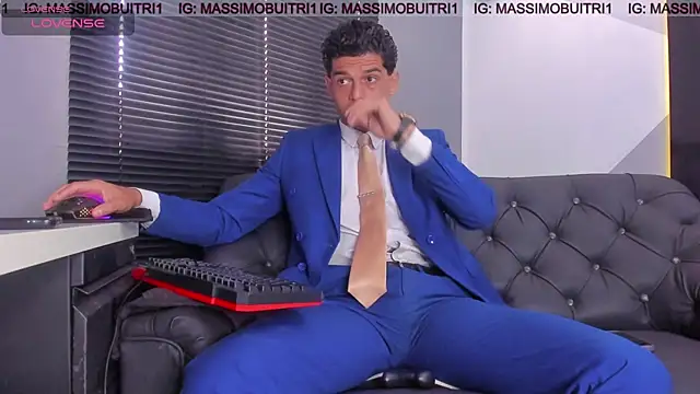 Snapshot of massimo_g chatting on July 6, 1:19 pm massimo g online show from July 6, 1:19 pm