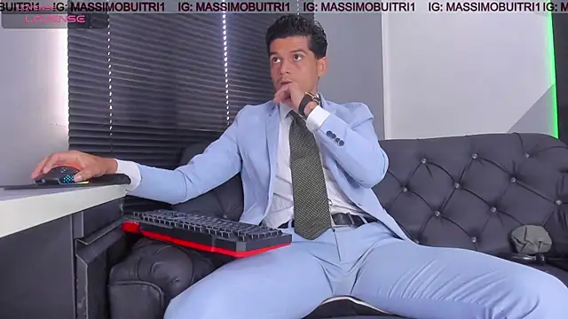 Snapshot of massimo_g chatting on July 10, 12:19 pm massimo g online show from July 10, 12:19 pm