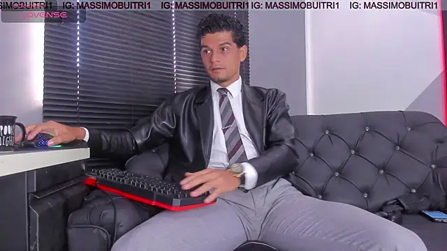 Snapshot of massimo_g chatting on July 14, 12:11 pm massimo g online show from July 14, 12:11 pm