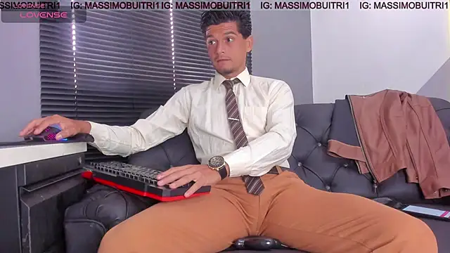 Snapshot of massimo_g chatting on July 15, 1:38 pm massimo g online show from July 15, 1:38 pm