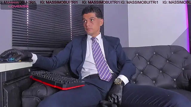 Snapshot of massimo_g chatting on July 23, 1:42 pm massimo g online show from July 23, 1:42 pm