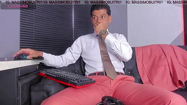 Snapshot of massimo_g chatting on July 28, 12:01 pm massimo g online show from July 28, 12:01 pm