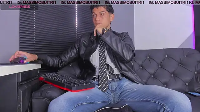 Snapshot of massimo_g chatting on July 29, 12:47 pm massimo g online show from July 29, 12:47 pm