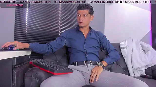 Snapshot of massimo_g chatting on July 31, 2:16 pm massimo g online show from July 31, 2:16 pm