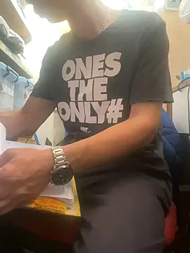 wSilEliaXm online show from December 17, 8:01 am