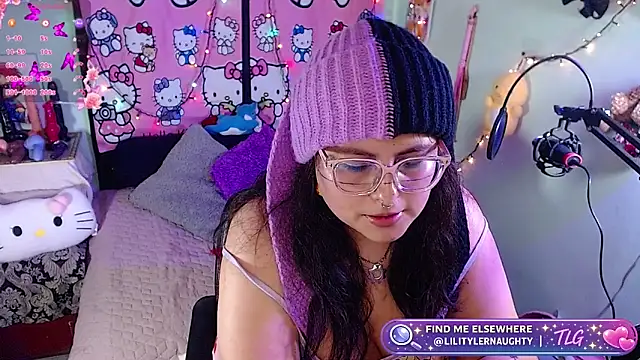 Snapshot of _lilith_heavy chatting on August 3, 12:42 am lilith heavy online show from August 3, 12:42 am