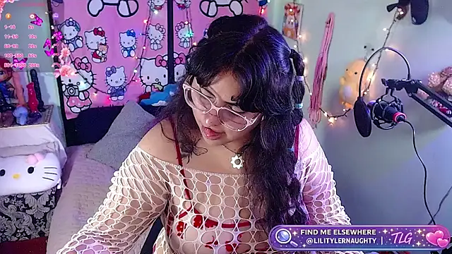 Snapshot of _lilith_heavy chatting on August 4, 8:33 pm lilith heavy online show from August 4, 8:33 pm