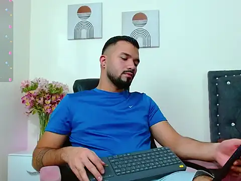 mathew vidal1 online show from April 8, 4:12 am