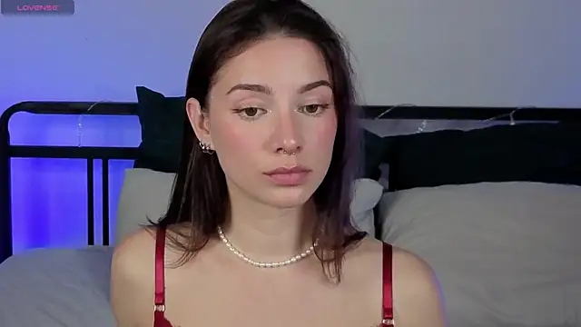 sinthiaroze online show from September 14, 5:56 pm