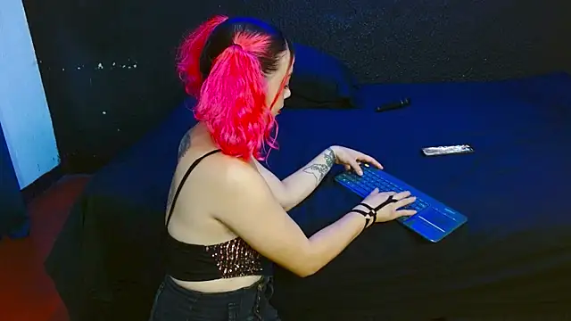 ASTRIDBULM online show from November 23, 3:45 pm