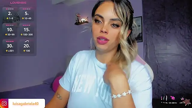 Snapshot of Gabby_prieto chatting on April 14, 3:01 am Gabby prieto online show from April 14, 3:01 am