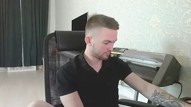 Marselle Laker online show from November 12, 1:44 pm