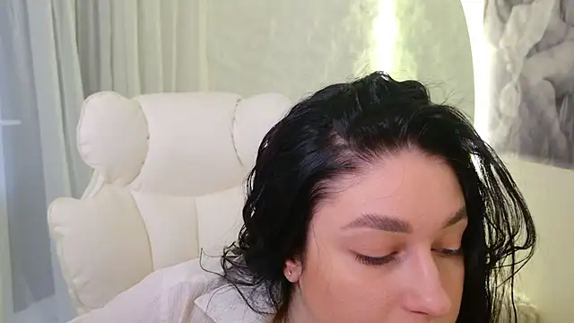 moniqque online show from May 8, 4:29 am