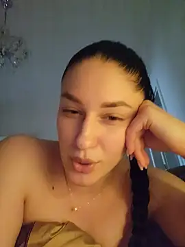 moniqque online show from July 12, 2:41 pm