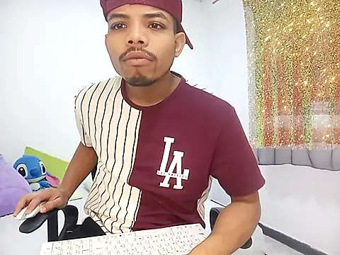 Snapshot of danidiazto2023 chatting on February 14, 8:48 pm danidiazto2023 online show from February 14, 8:48 pm