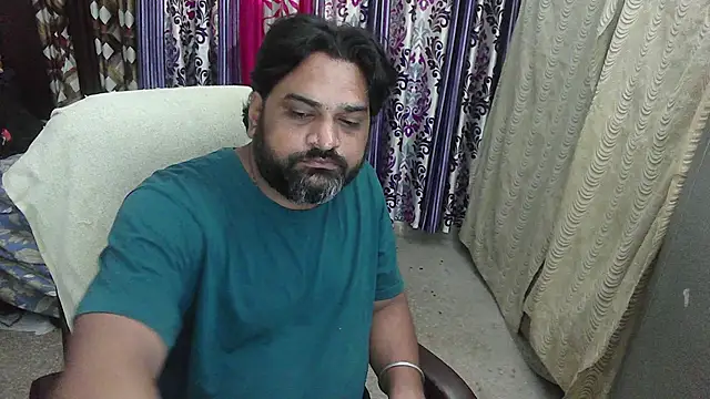 Snapshot of rentarob chatting on November 3, 3:41 am rentarob online show from November 3, 3:41 am