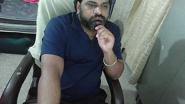 Snapshot of rentarob chatting on November 8, 8:03 am rentarob online show from November 8, 8:03 am