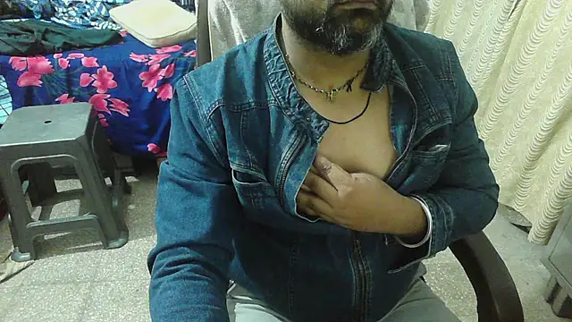 Snapshot of rentarob chatting on November 18, 5:06 pm rentarob online show from November 18, 5:06 pm