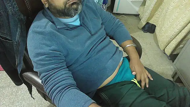 Snapshot of rentarob chatting on November 24, 3:28 am rentarob online show from November 24, 3:28 am