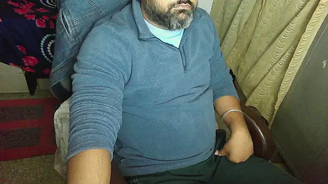 Snapshot of rentarob chatting on November 25, 7:52 am rentarob online show from November 25, 7:52 am