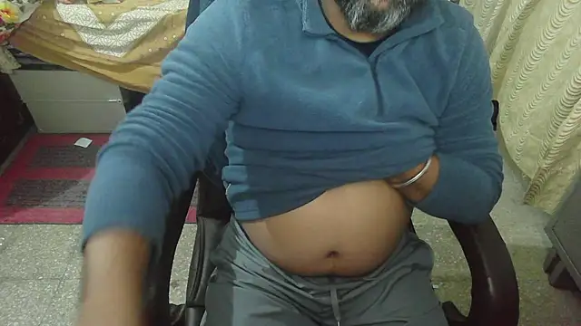 Snapshot of rentarob chatting on December 3, 11:14 pm rentarob online show from December 3, 11:14 pm