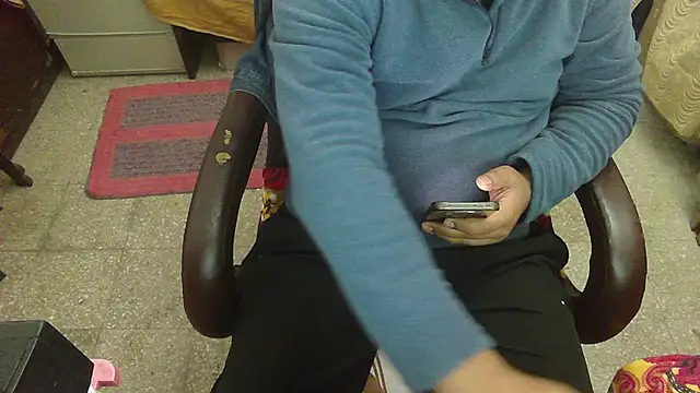 Snapshot of rentarob chatting on December 4, 6:16 pm rentarob online show from December 4, 6:16 pm