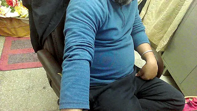 Snapshot of rentarob chatting on December 14, 1:16 pm rentarob online show from December 14, 1:16 pm