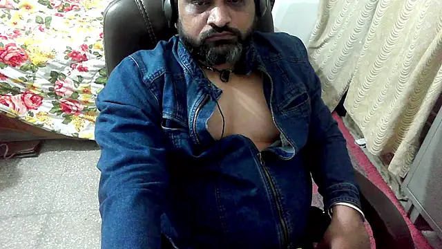 Snapshot of rentarob chatting on December 15, 5:06 pm rentarob online show from December 15, 5:06 pm