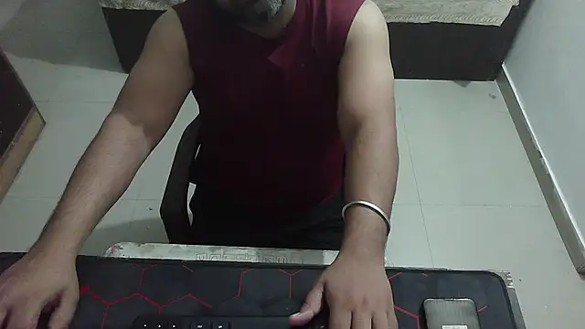 Snapshot of rentarob chatting on May 13, 2:58 pm rentarob online show from May 13, 2:58 pm
