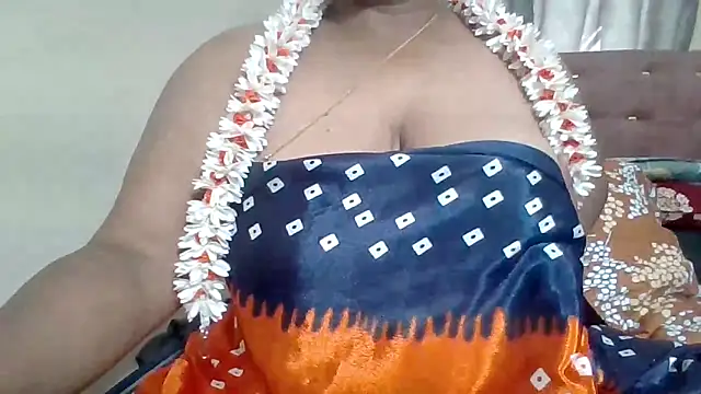 Snapshot of archanatelugu9 chatting on February 10, 5:33 am archanatelugu9 online show from February 10, 5:33 am