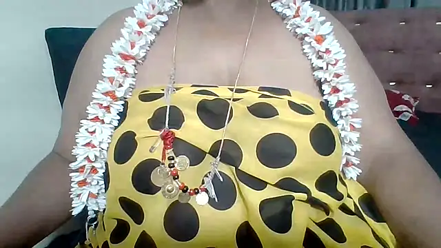 Snapshot of archanatelugu9 chatting on February 13, 5:53 pm archanatelugu9 online show from February 13, 5:53 pm