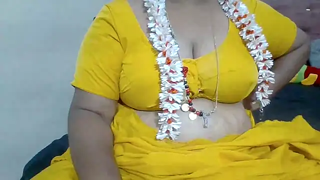 Snapshot of archanatelugu9 chatting on March 16, 4:40 am archanatelugu9 online show from March 16, 4:40 am