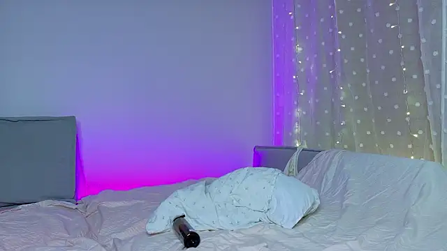 lina stones online show from February 12, 3:40 pm