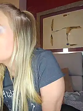 Snapshot of TARA-FUN chatting on February 22, 9:59 pm TARA-FUN online show from February 22, 9:59 pm