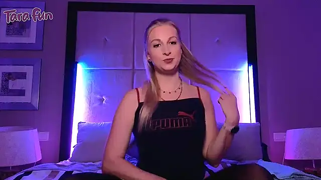 Snapshot of TARA-FUN chatting on September 26, 9:52 pm TARA-FUN online show from September 26, 9:52 pm