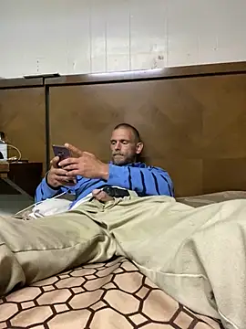 Snapshot of daddytim0 chatting on May 9, 9:53 pm daddytim0 online show from May 9, 9:53 pm
