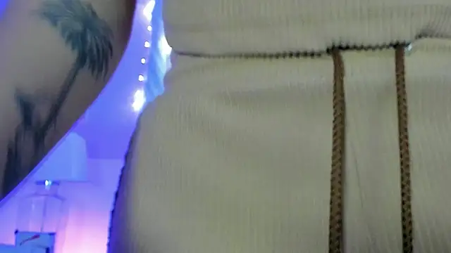 Snapshot of LucianaCarter chatting on January 7, 11:48 am LucianaCarter online show from January 7, 11:48 am