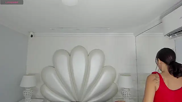 Snapshot of LucianaCarter chatting on January 16, 3:45 am LucianaCarter online show from January 16, 3:45 am